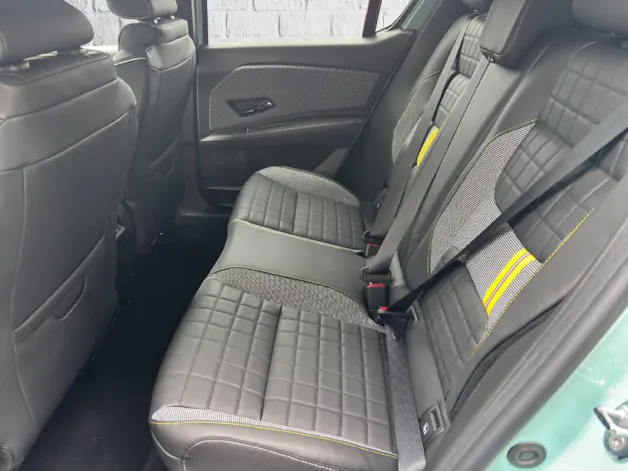 Renault R4 E-Tech Comfort Range iconic