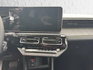 Renault R4 E-Tech Comfort Range iconic