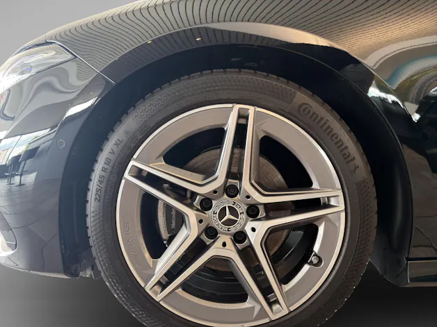 Mercedes-Benz A 200 d AMG Line