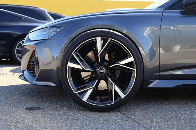 Audi RS6 Avant 4.0 V8 TFSI quattro T-Tronic * RS DYNAMIKPAKET * SPORTABGASANLAGE * PANORAMADACH *