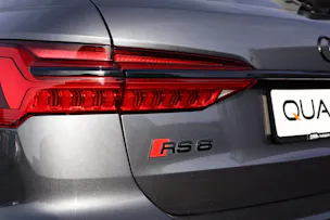 Audi RS6 Avant 4.0 V8 TFSI quattro T-Tronic * RS DYNAMIKPAKET * SPORTABGASANLAGE * PANORAMADACH *