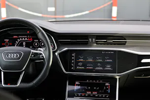 Audi RS6 Avant 4.0 V8 TFSI quattro T-Tronic * RS DYNAMIKPAKET * SPORTABGASANLAGE * PANORAMADACH *