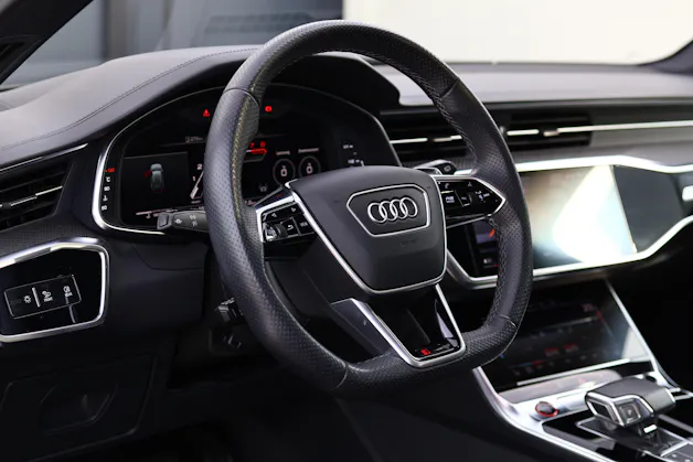 Audi RS6 Avant 4.0 V8 TFSI quattro T-Tronic * RS DYNAMIKPAKET * SPORTABGASANLAGE * PANORAMADACH *