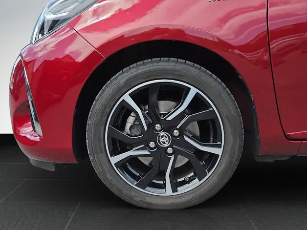 Toyota Yaris 1.5 VVT-i HSD Trend