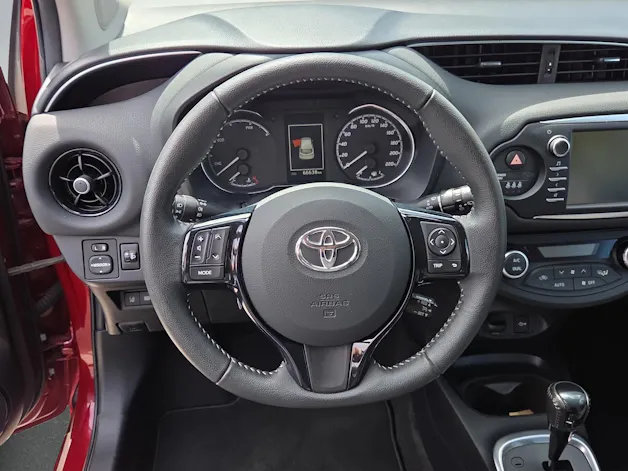Toyota Yaris 1.5 VVT-i HSD Trend