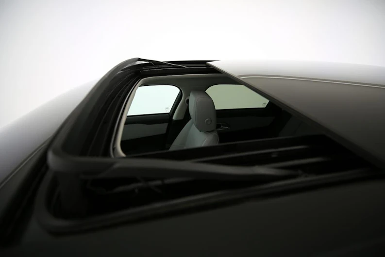 image du véhicule LAND ROVER RANGE ROVER VELAR