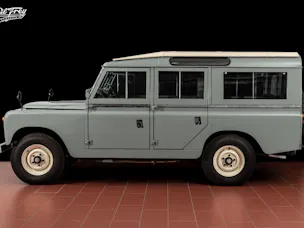 Land Rover 109 Serie II