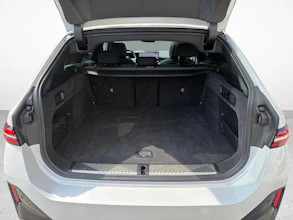 https://vehicle.imgix.net/4319348/04072a41-19cc-448e-9553-924acc1559d5.jpg