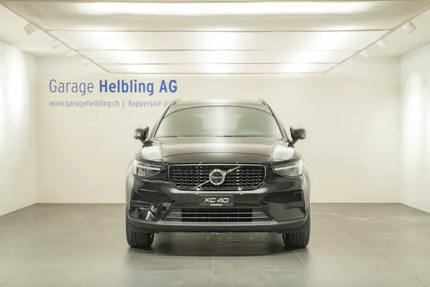 Volvo XC40 2.0 B3 MH Plus Dark