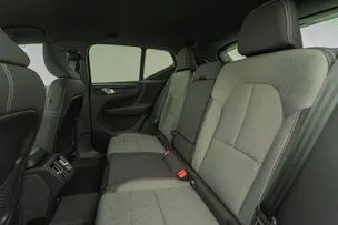 Volvo XC40 2.0 B3 MH Plus Dark