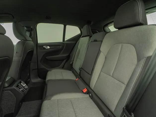 Volvo XC40 2.0 B3 MH Plus Dark