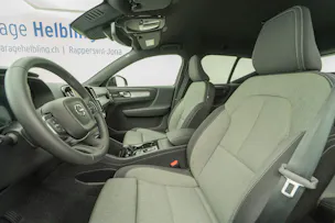 Volvo XC40 2.0 B3 MH Plus Dark