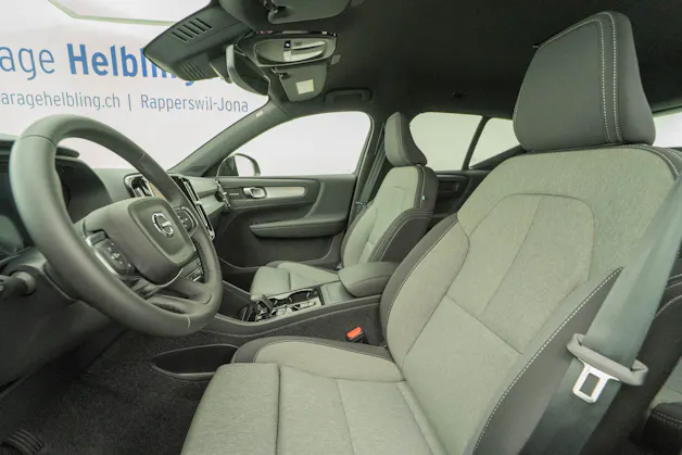 Volvo XC40 2.0 B3 MH Plus Dark