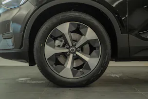 Volvo XC40 2.0 B3 MH Plus Dark