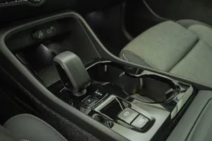 Volvo XC40 2.0 B3 MH Plus Dark
