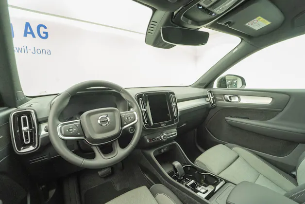 Volvo XC40 2.0 B3 MH Plus Dark