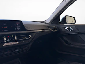 https://vehicle.imgix.net/4319754/aefe5eed-97c7-4cf4-affe-37564fc5c86b.jpg