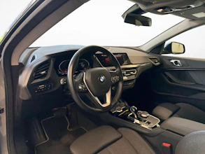 https://vehicle.imgix.net/4319754/eac67e09-9060-4cd6-bfe0-06f310f4dc61.jpg