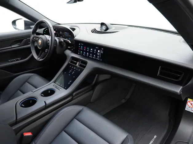 Porsche Taycan 4 Cross Turismo