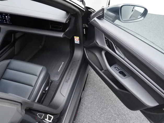 Porsche Taycan 4 Cross Turismo
