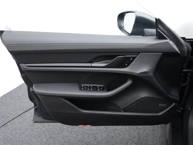 Porsche Taycan 4 Cross Turismo