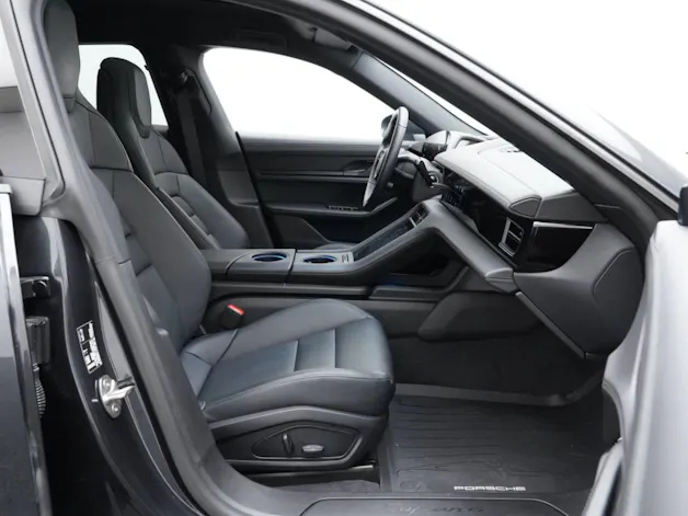 Porsche Taycan 4 Cross Turismo