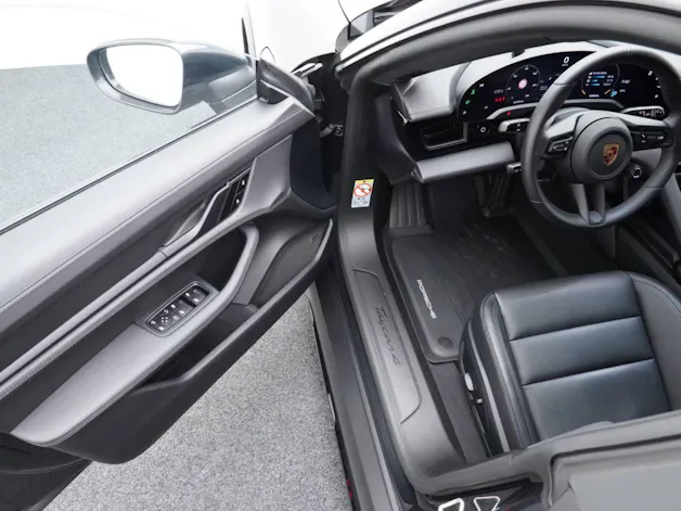Porsche Taycan 4 Cross Turismo