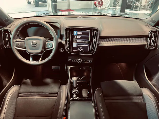 Volvo XC40 D4 AWD R-Design Geartronic