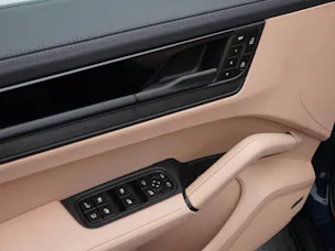 Porsche Cayenne S E-Hybrid Black Edition