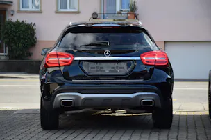 Mercedes-Benz GLA 200 AMG Line 7G-DCT