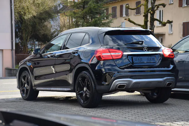 Mercedes-Benz GLA 200 AMG Line 7G-DCT