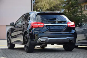 Mercedes-Benz GLA 200 AMG Line 7G-DCT