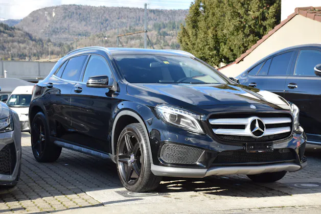 Mercedes-Benz GLA 200 AMG Line 7G-DCT