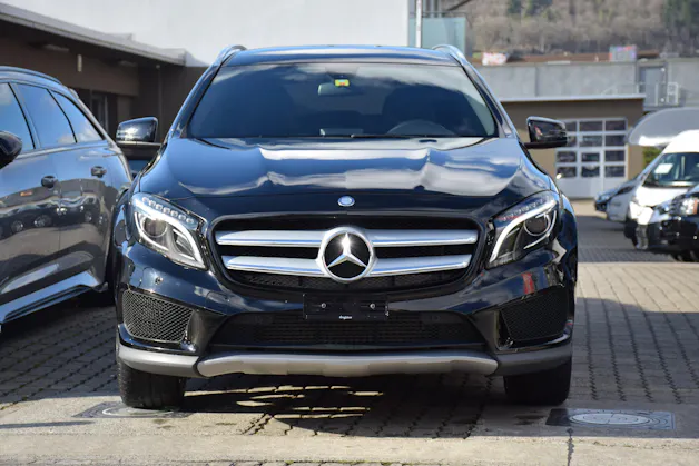 Mercedes-Benz GLA 200 AMG Line 7G-DCT