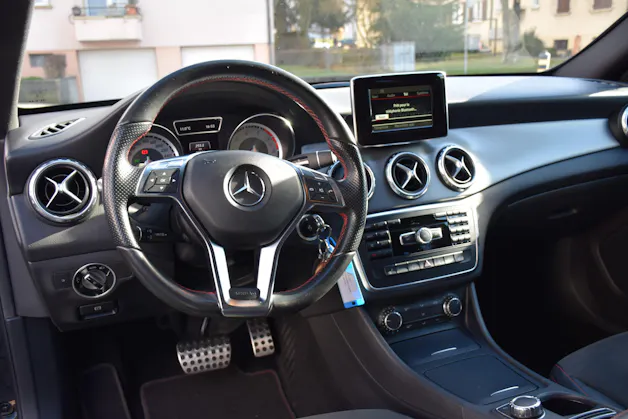 Mercedes-Benz GLA 200 AMG Line 7G-DCT