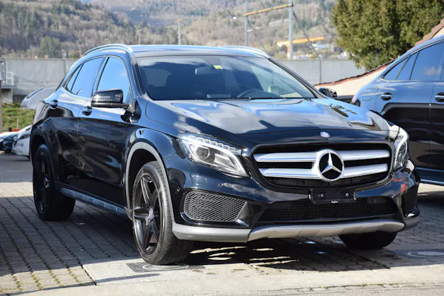 Mercedes-Benz GLA 200 AMG Line 7G-DCT