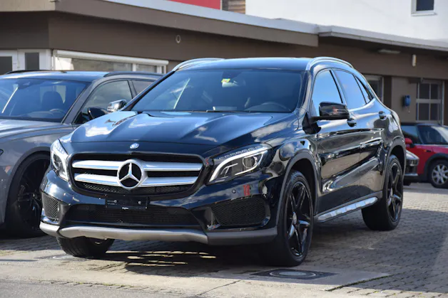 Mercedes-Benz GLA 200 AMG Line 7G-DCT