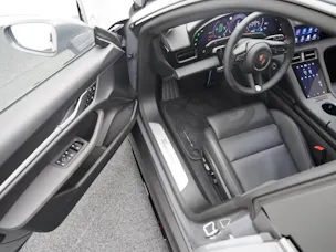 Porsche Taycan 4 Cross Turismo