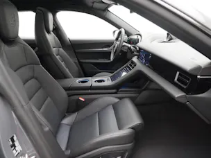 Porsche Taycan 4 Cross Turismo
