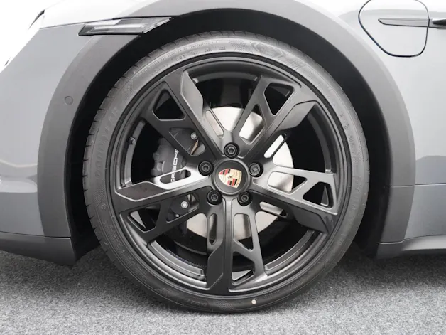 Porsche Taycan 4 Cross Turismo
