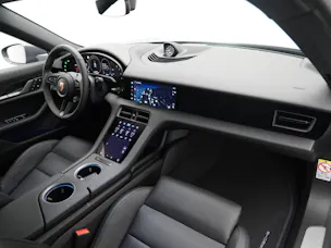 Porsche Taycan 4 Cross Turismo