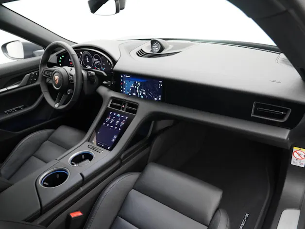 Porsche Taycan 4 Cross Turismo