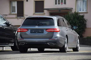 Mercedes-Benz E 220 d AMG Line 4Matic 9G-Tronic