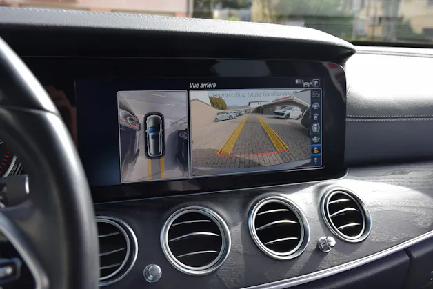 Mercedes-Benz E 220 d AMG Line 4Matic 9G-Tronic