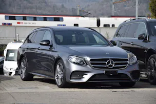 Mercedes-Benz E 220 d AMG Line 4Matic 9G-Tronic