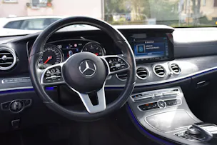 Mercedes-Benz E 220 d AMG Line 4Matic 9G-Tronic