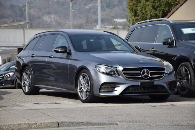 Mercedes-Benz E 220 d AMG Line 4Matic 9G-Tronic