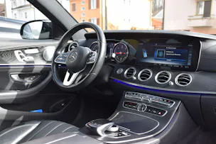 Mercedes-Benz E 220 d AMG Line 4Matic 9G-Tronic
