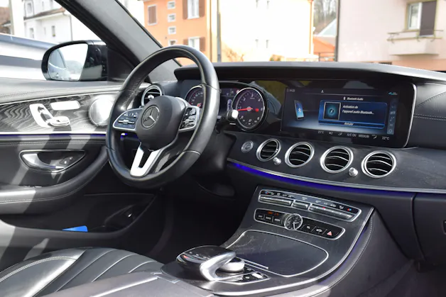 Mercedes-Benz E 220 d AMG Line 4Matic 9G-Tronic