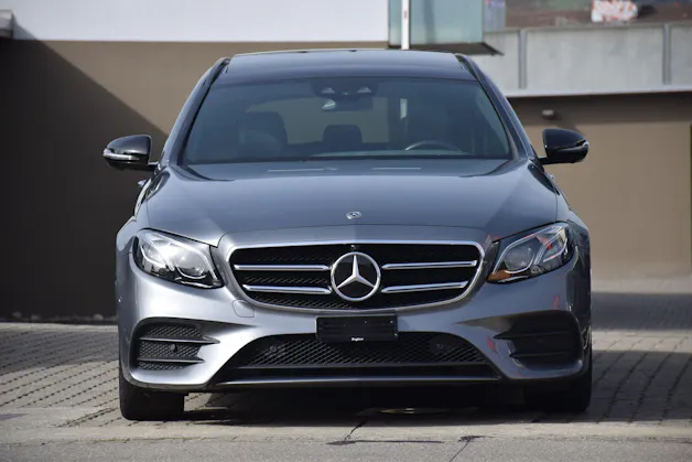 Mercedes-Benz E 220 d AMG Line 4Matic 9G-Tronic